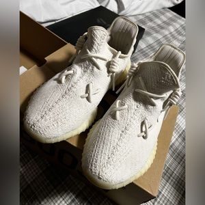 Yeezy’s Men’s size 11